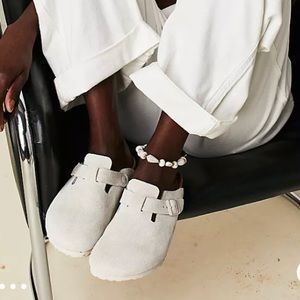 Boston Clogs in Antique White Suede Size 38